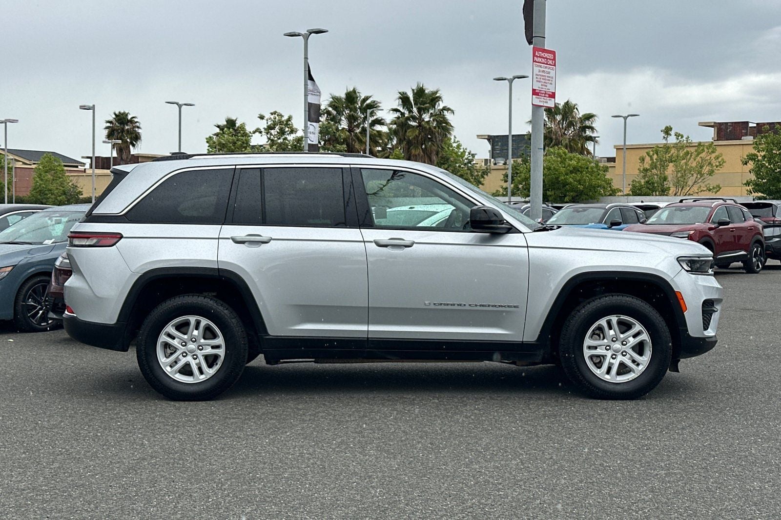 2024 Jeep Grand Cherokee Laredo