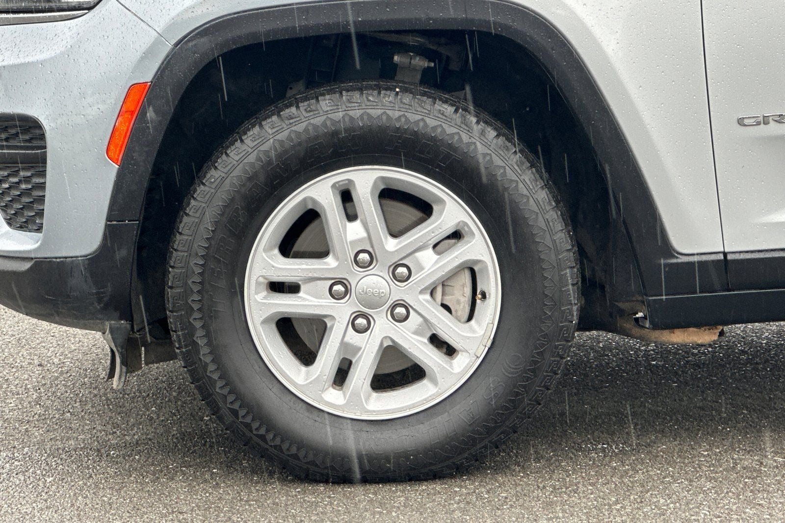 2024 Jeep Grand Cherokee Laredo