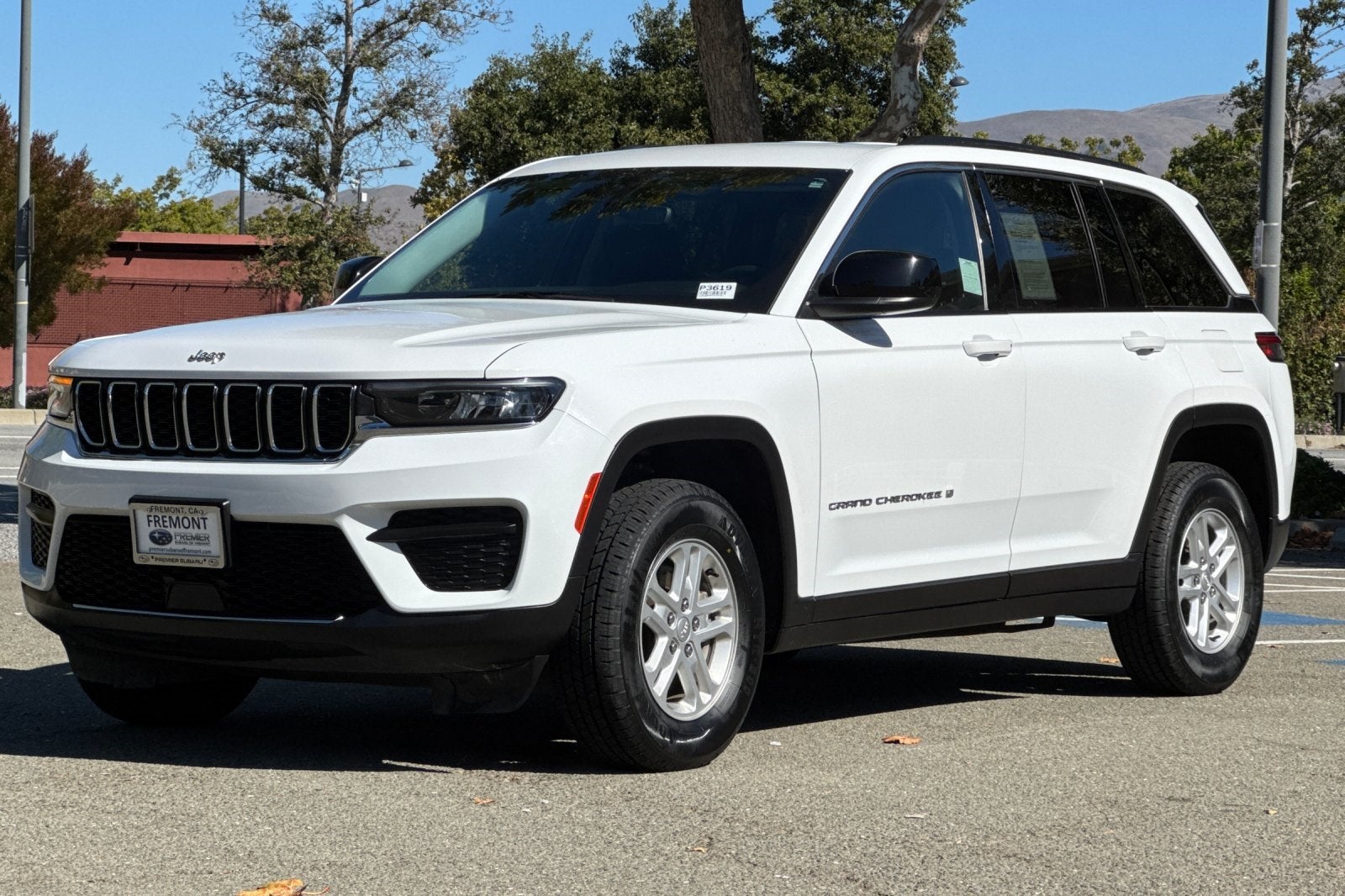 2023 Jeep Grand Cherokee Laredo