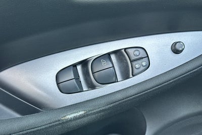 2025 Nissan Leaf S