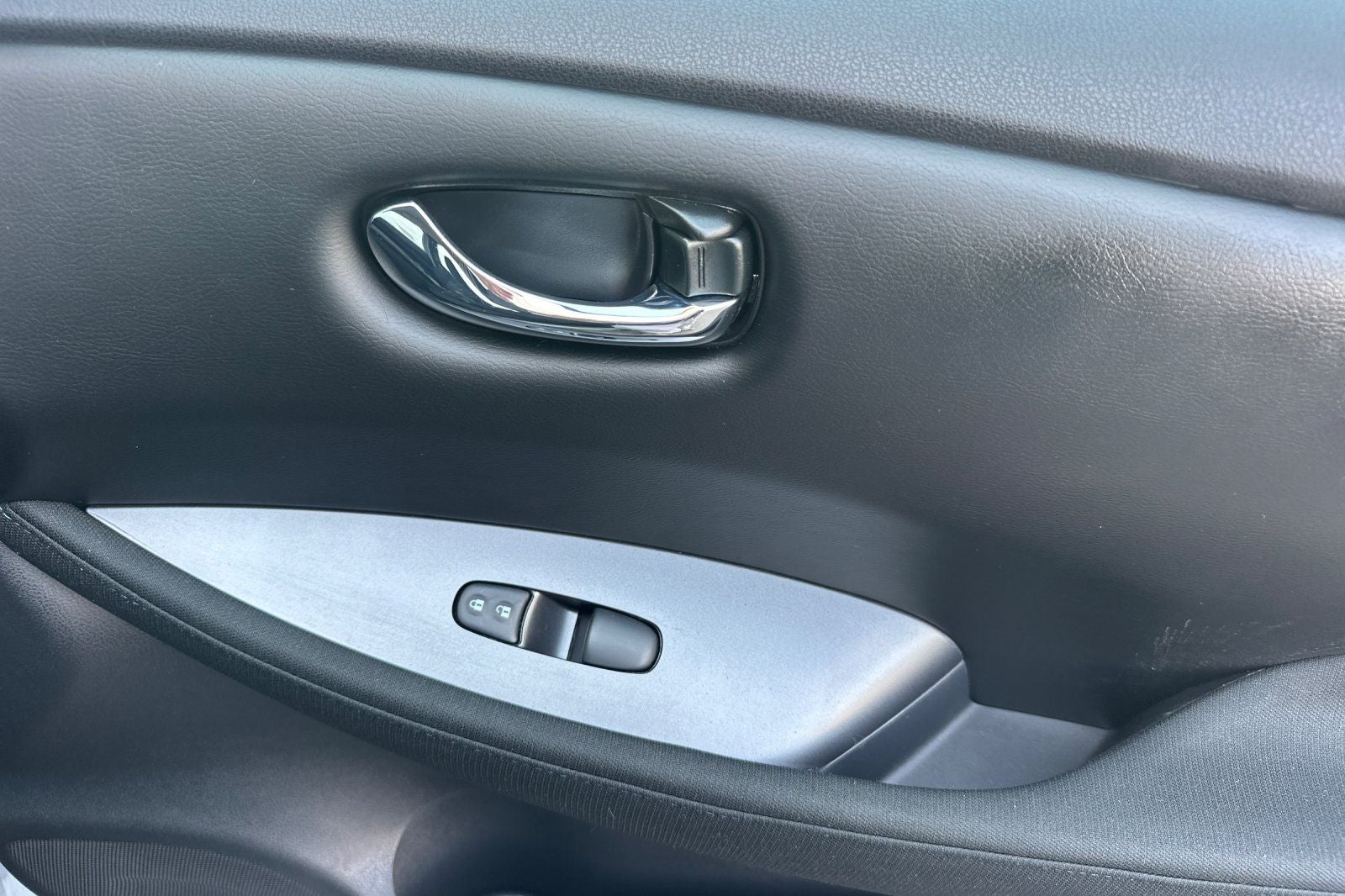 2025 Nissan Leaf S