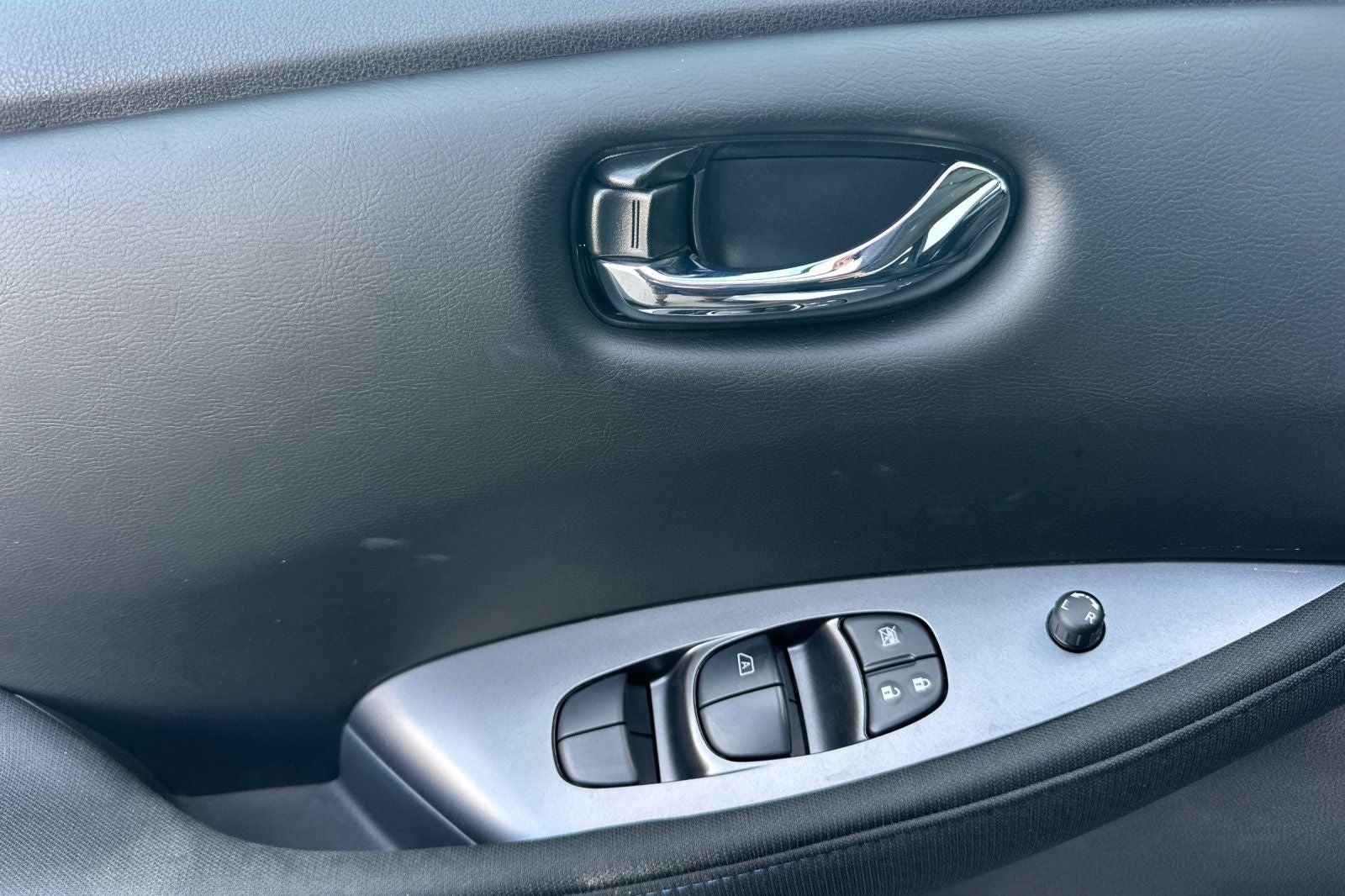 2025 Nissan Leaf S