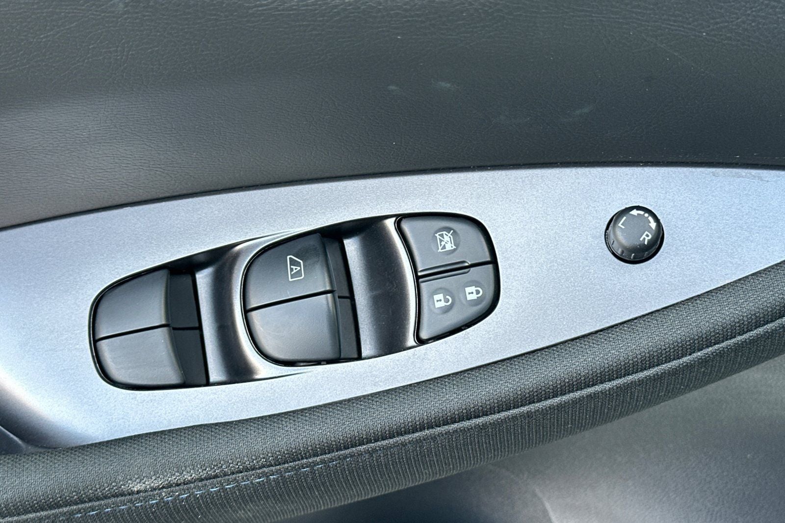 2025 Nissan Leaf S