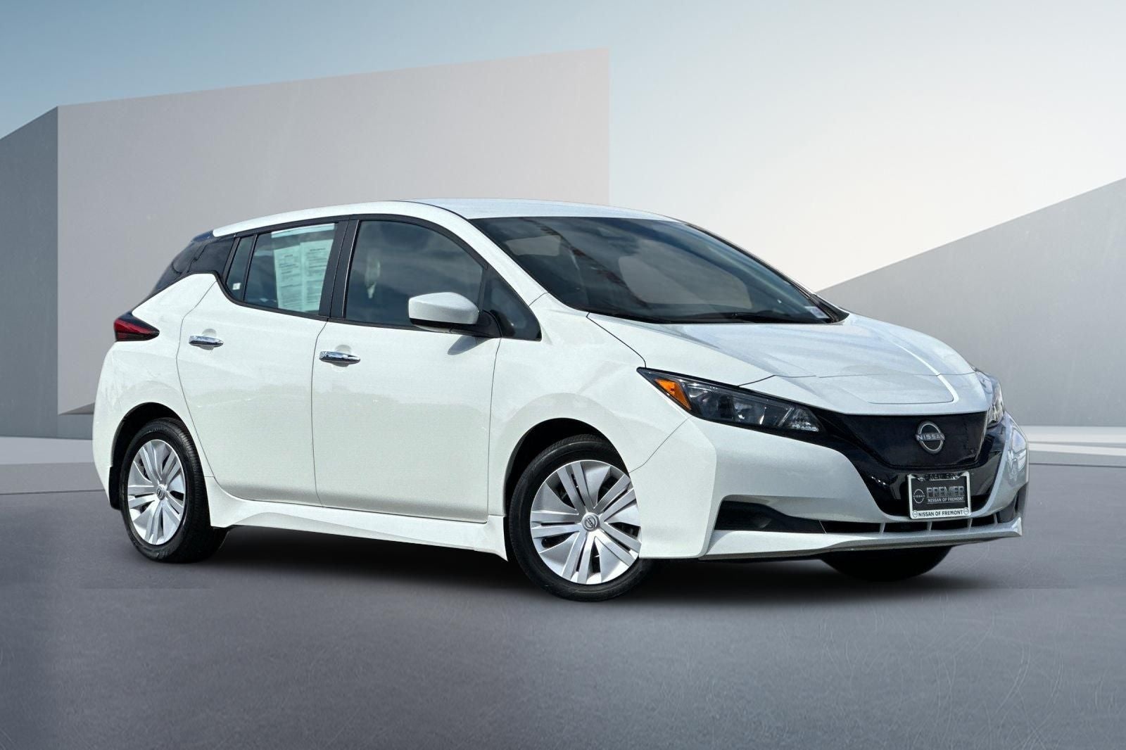 2025 Nissan Leaf S