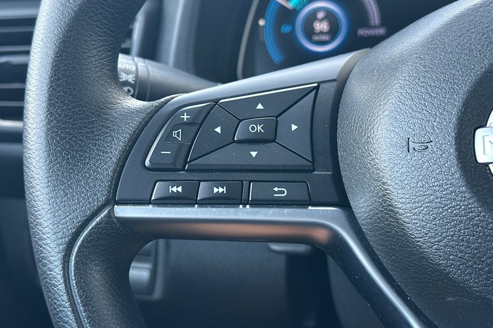 2025 Nissan Leaf S
