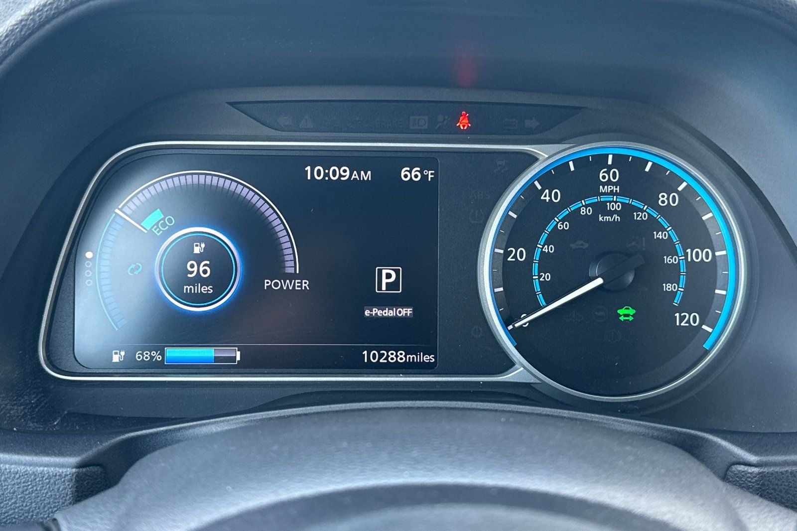 2025 Nissan Leaf S