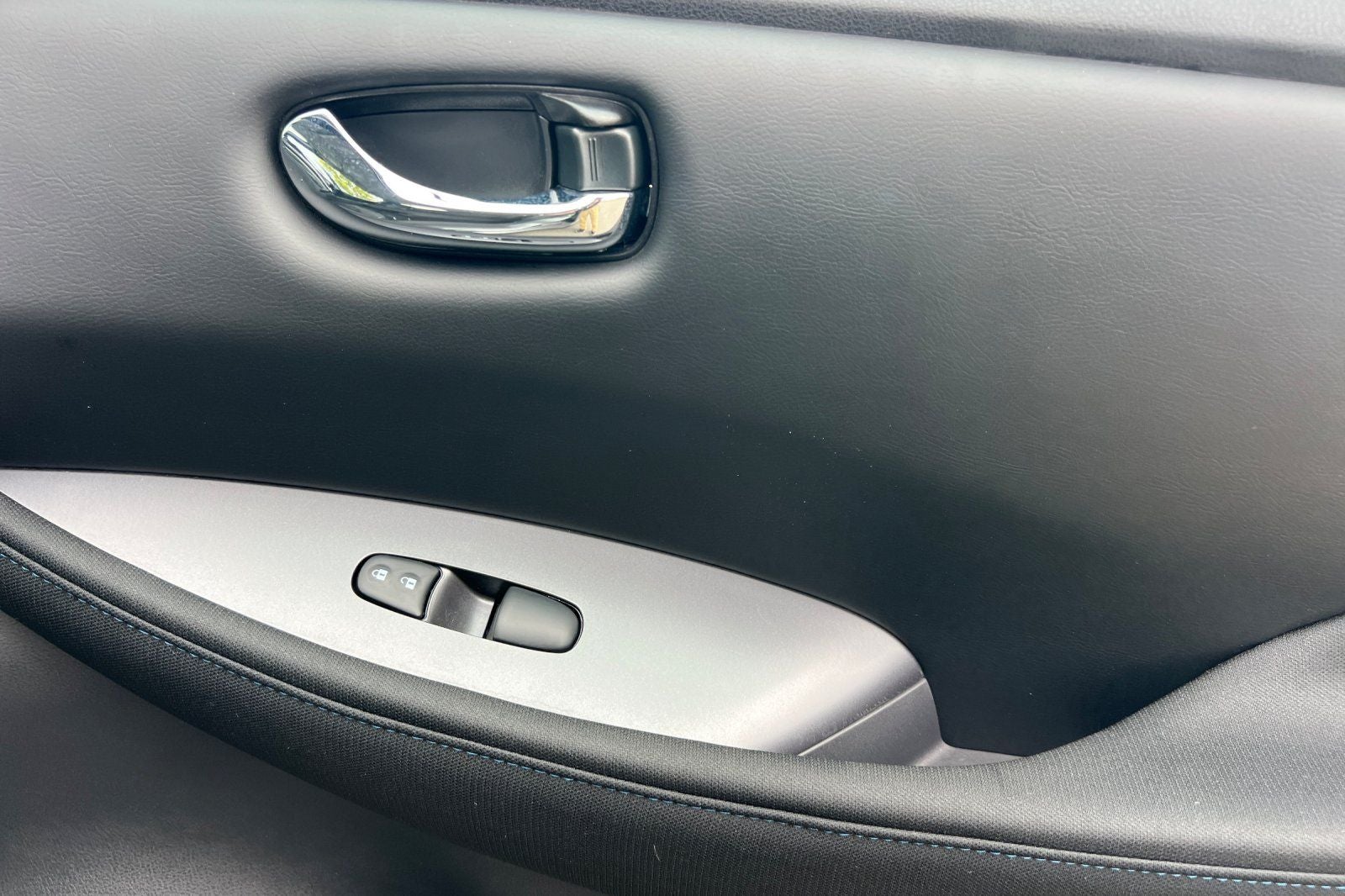 2025 Nissan Leaf S