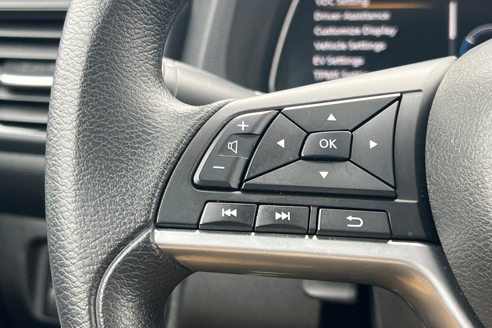 2025 Nissan Leaf S