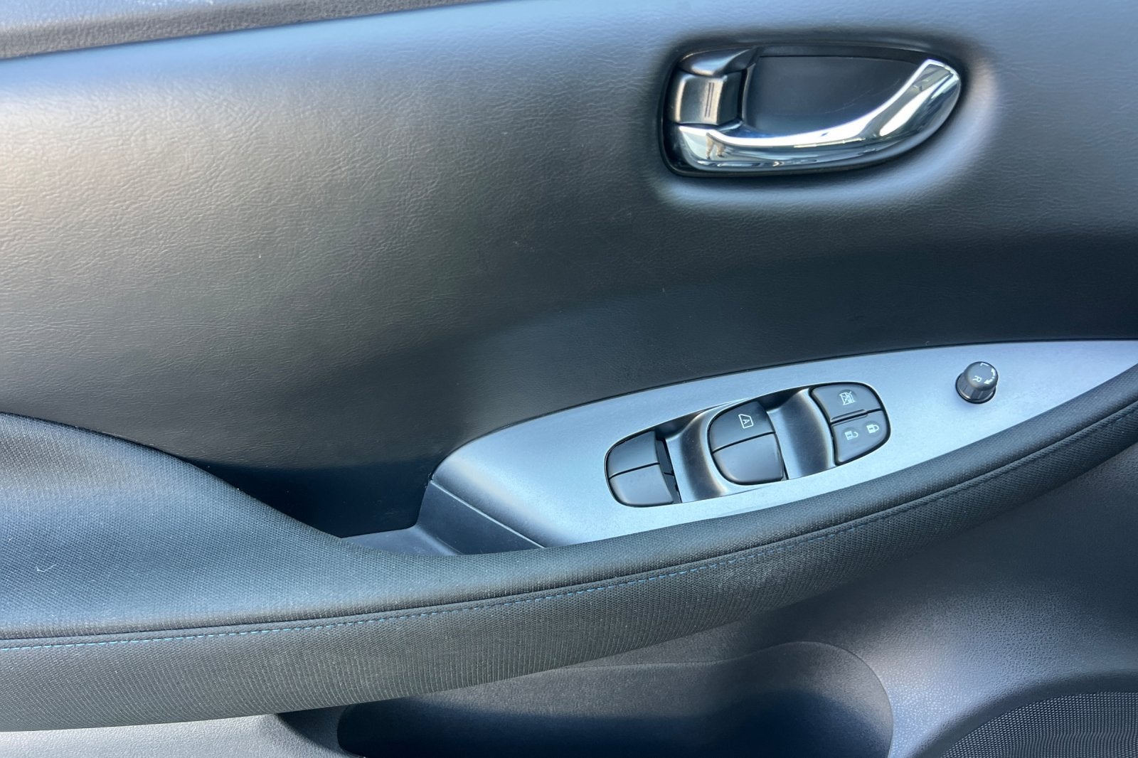 2025 Nissan Leaf S