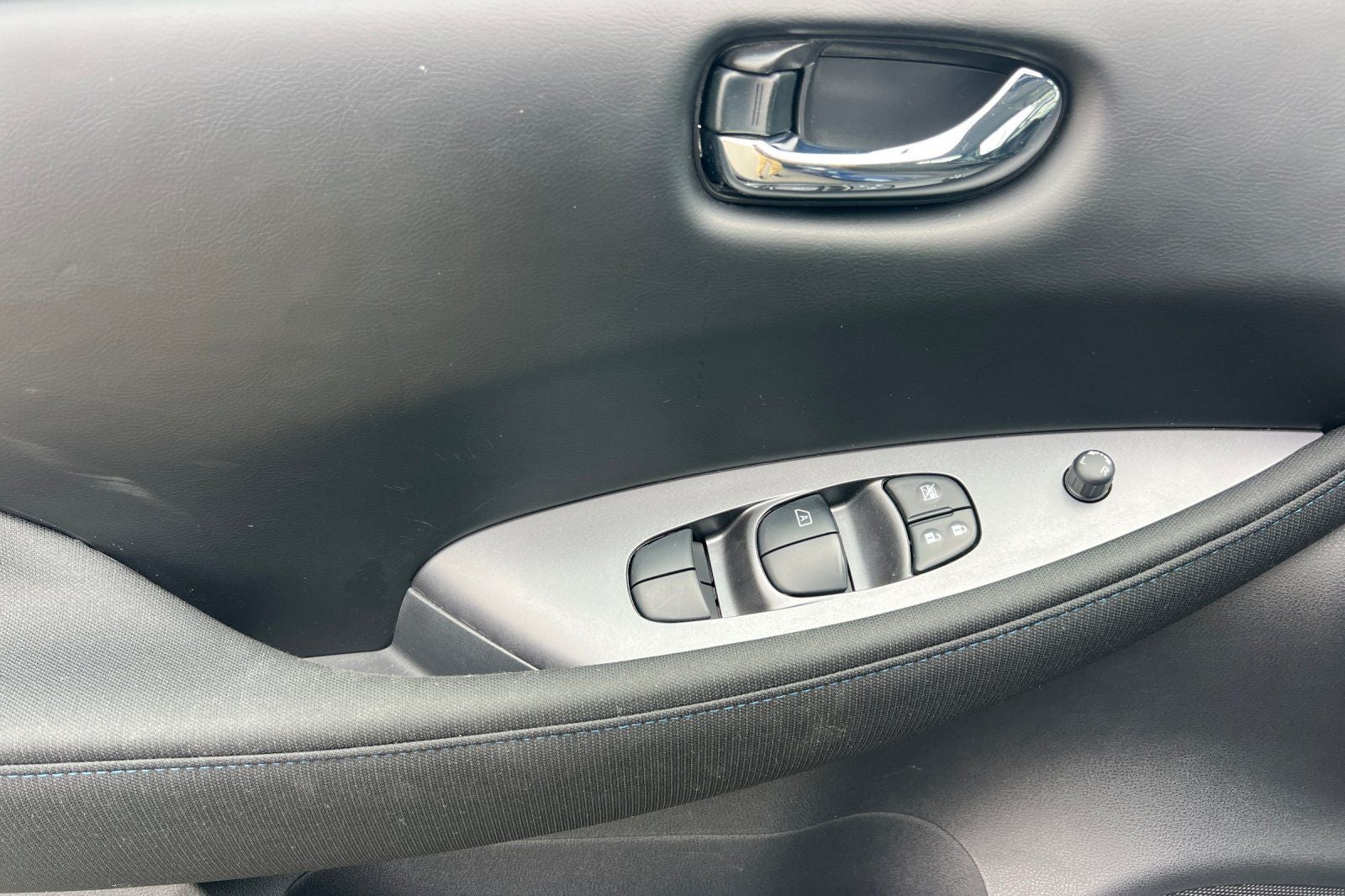 2025 Nissan Leaf S
