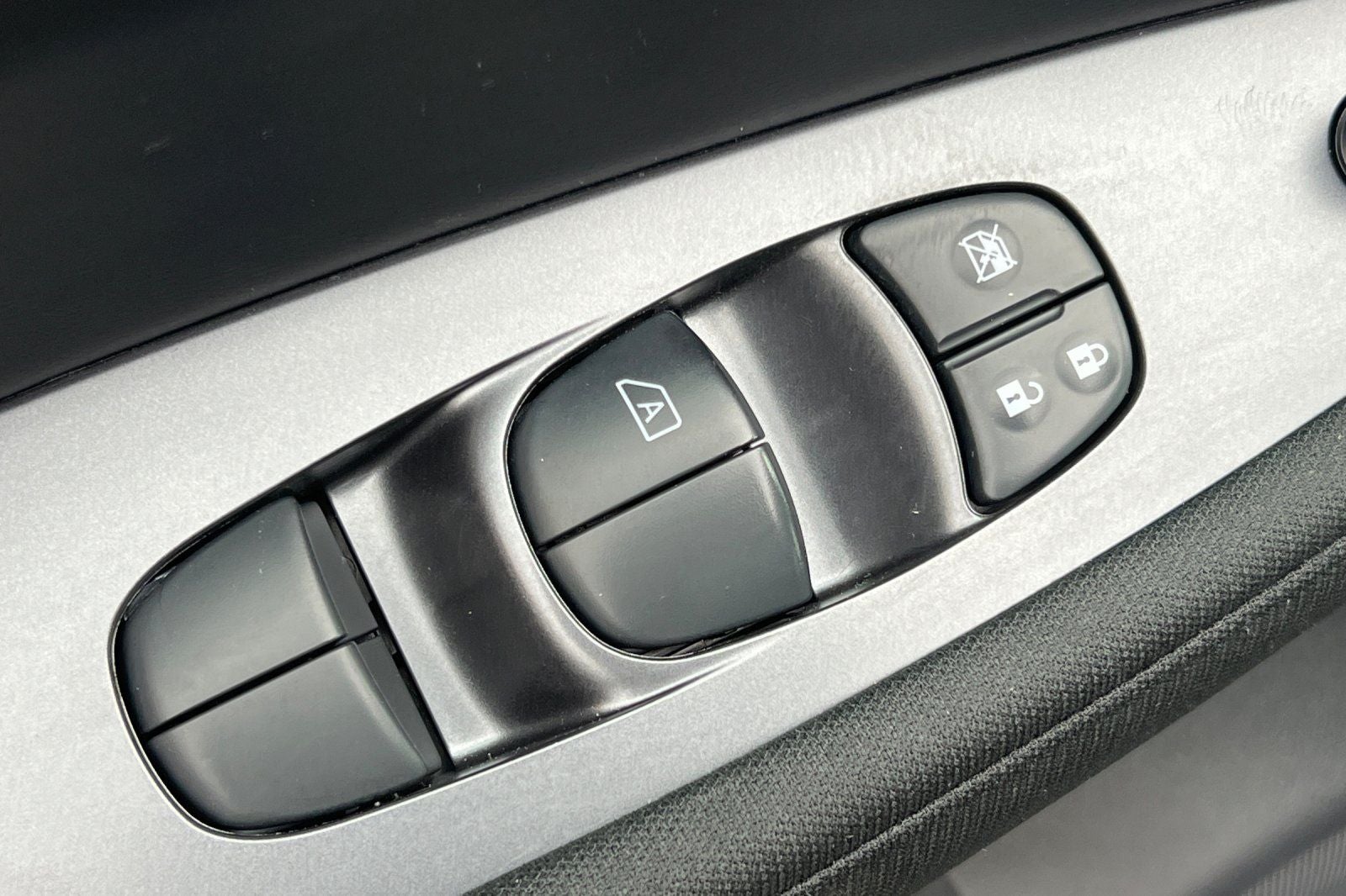 2025 Nissan Leaf S