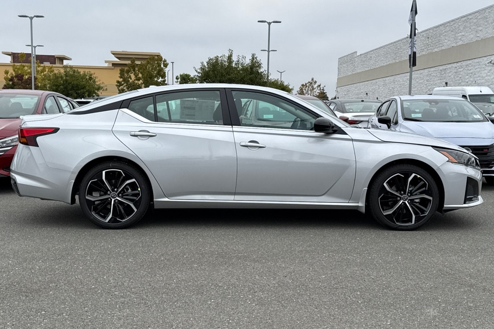 2025 Nissan Altima 2.5 SR