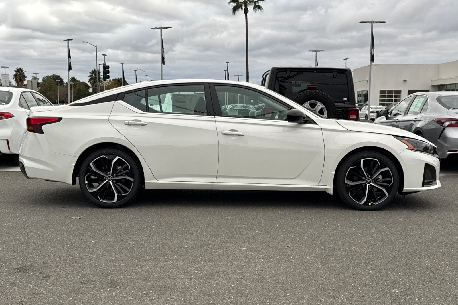 2025 Nissan Altima 2.5 SR