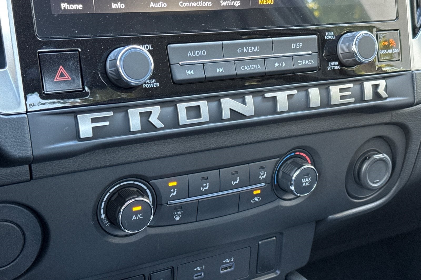 2025 Nissan Frontier SV