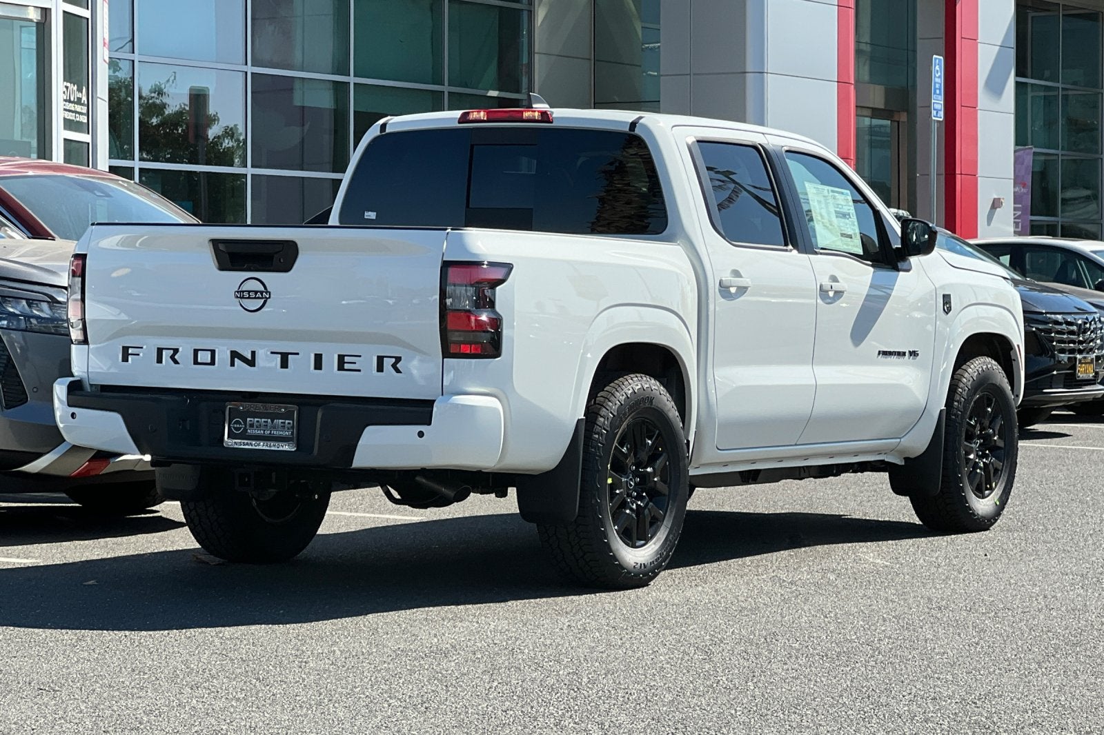 2027 Nissan Frontier SV