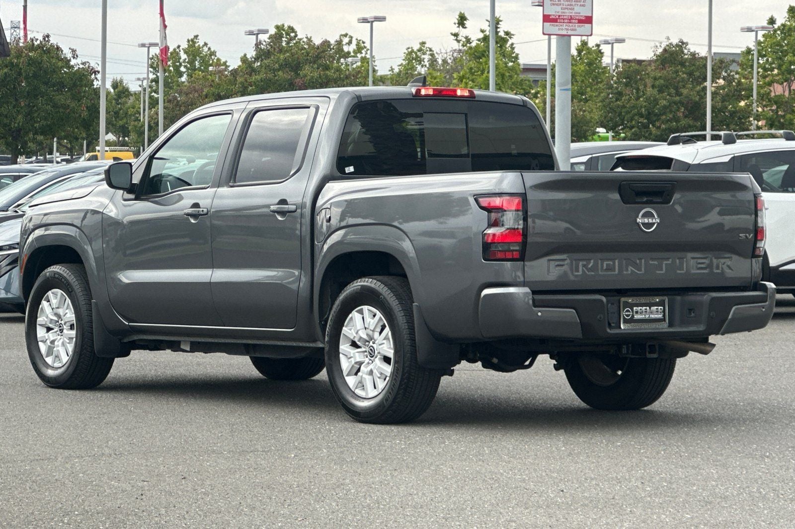 2023 Nissan Frontier SV