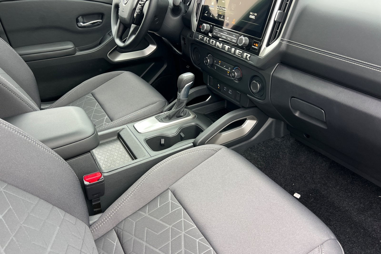 2027 Nissan Frontier SV