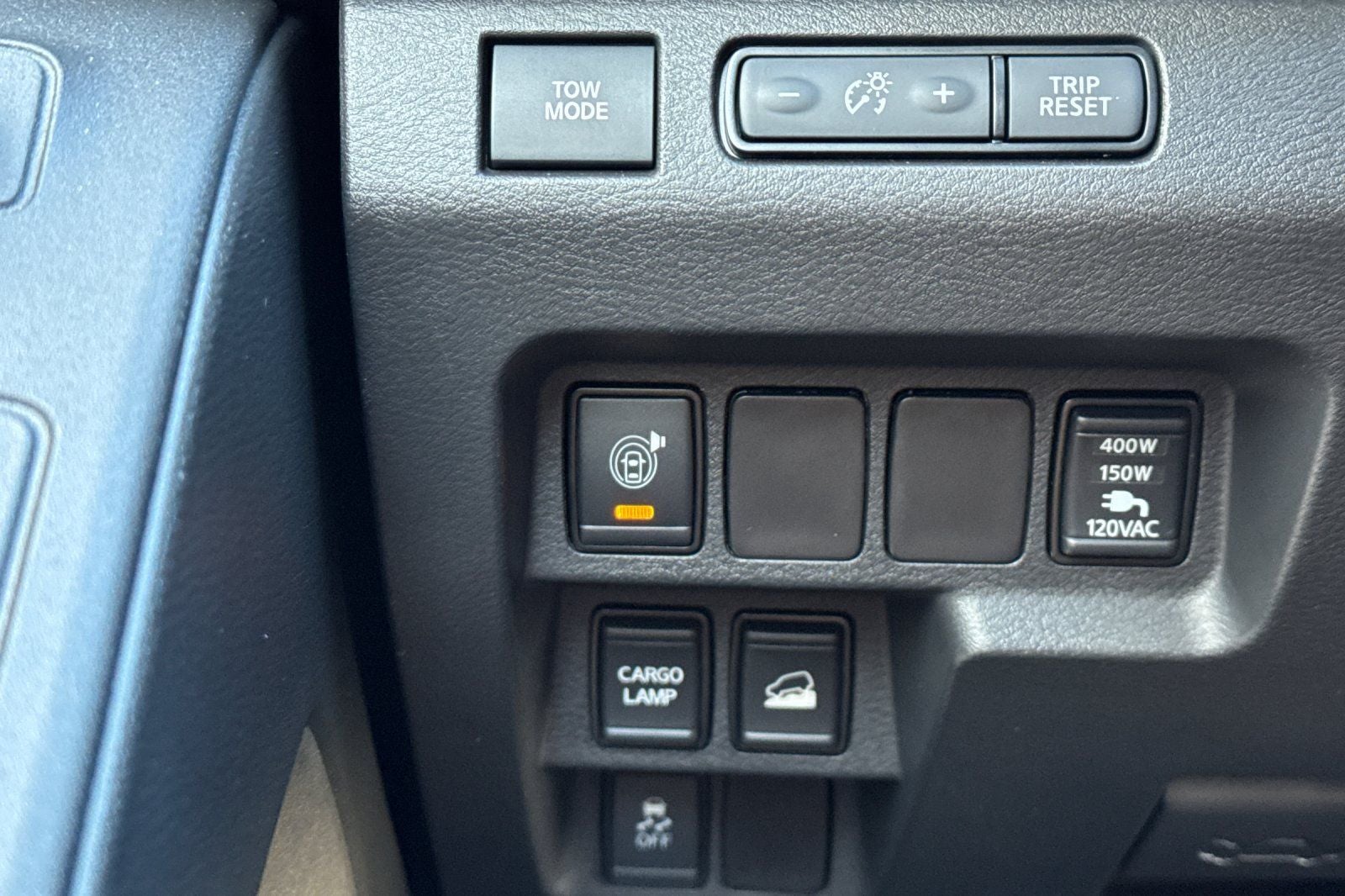 2024 Nissan Frontier SL