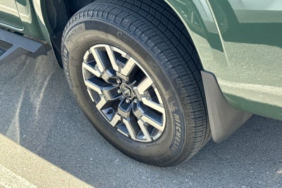 2024 Nissan Frontier SL