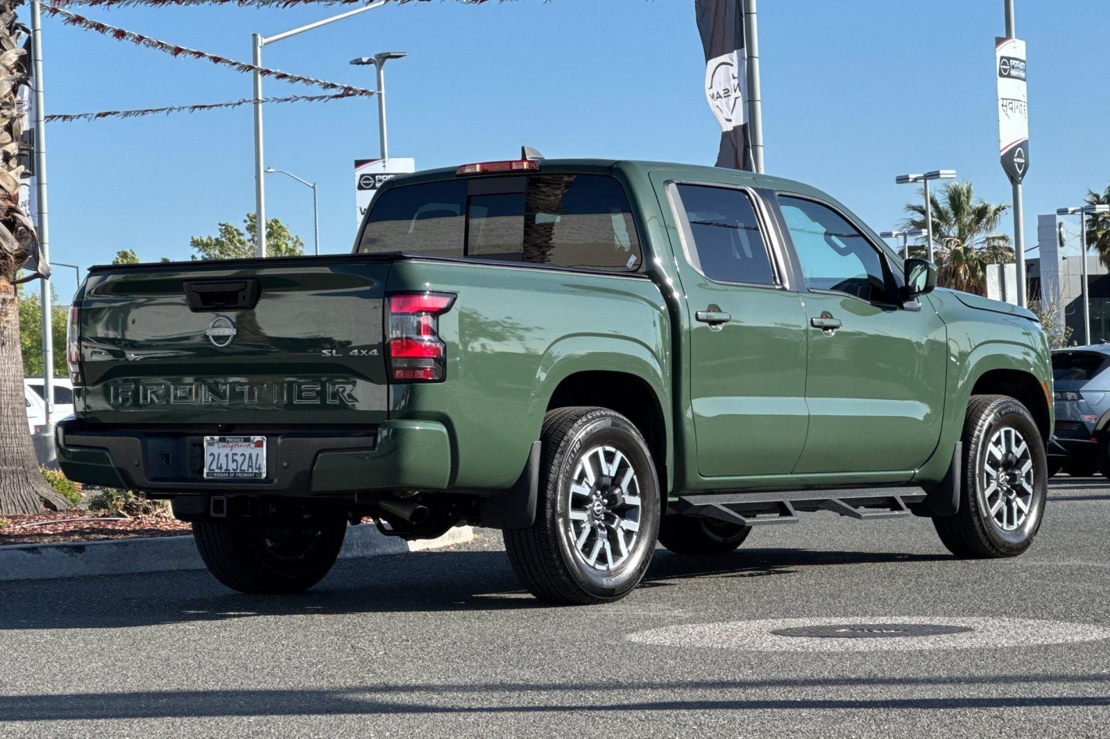 2024 Nissan Frontier SL