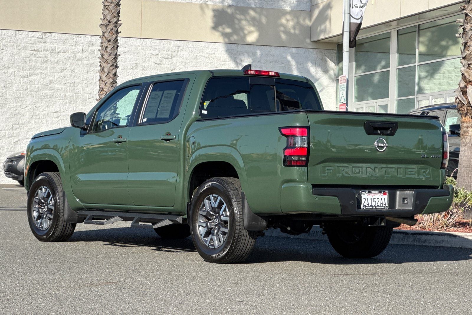 2024 Nissan Frontier SL