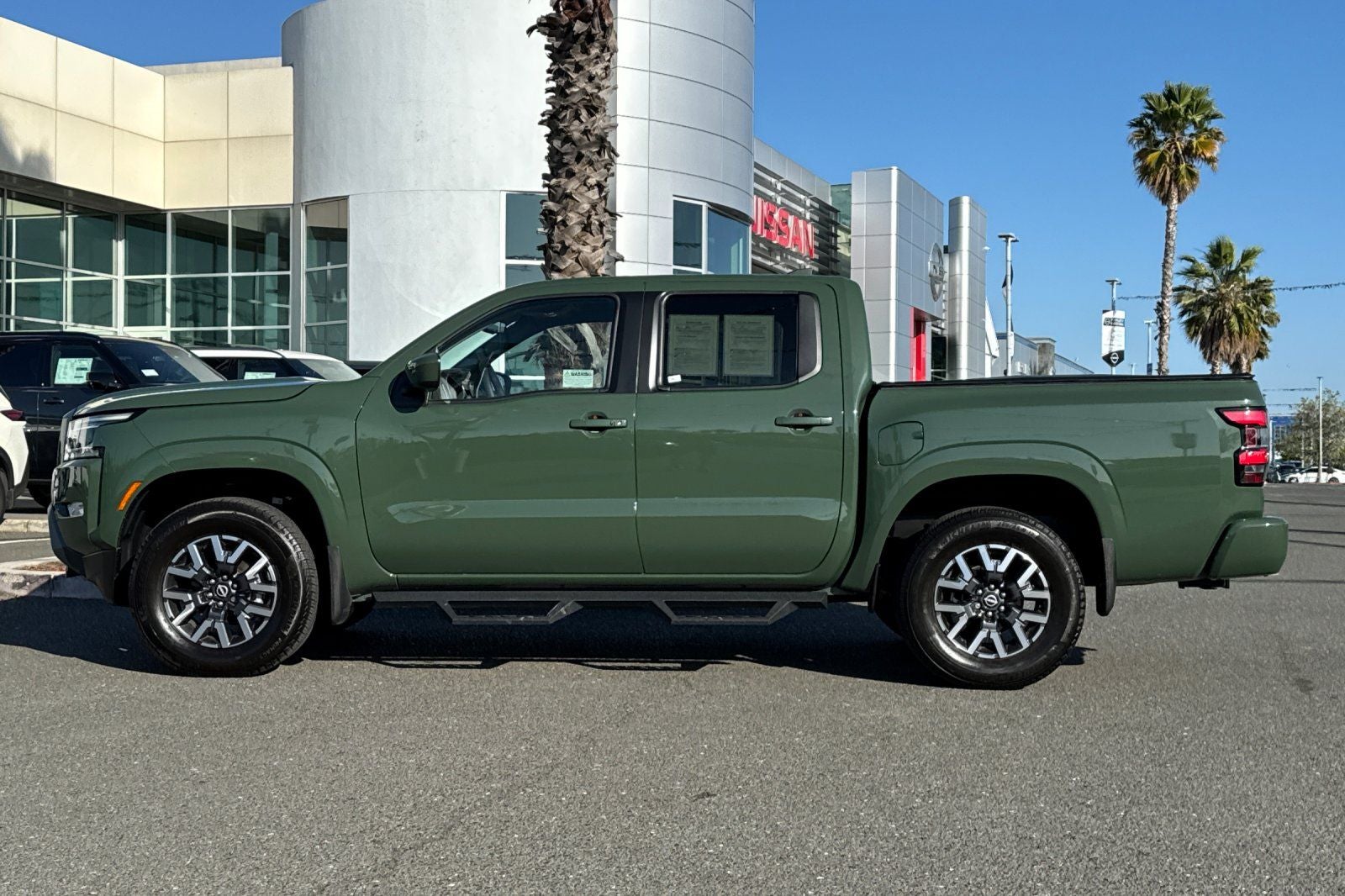 2024 Nissan Frontier SL