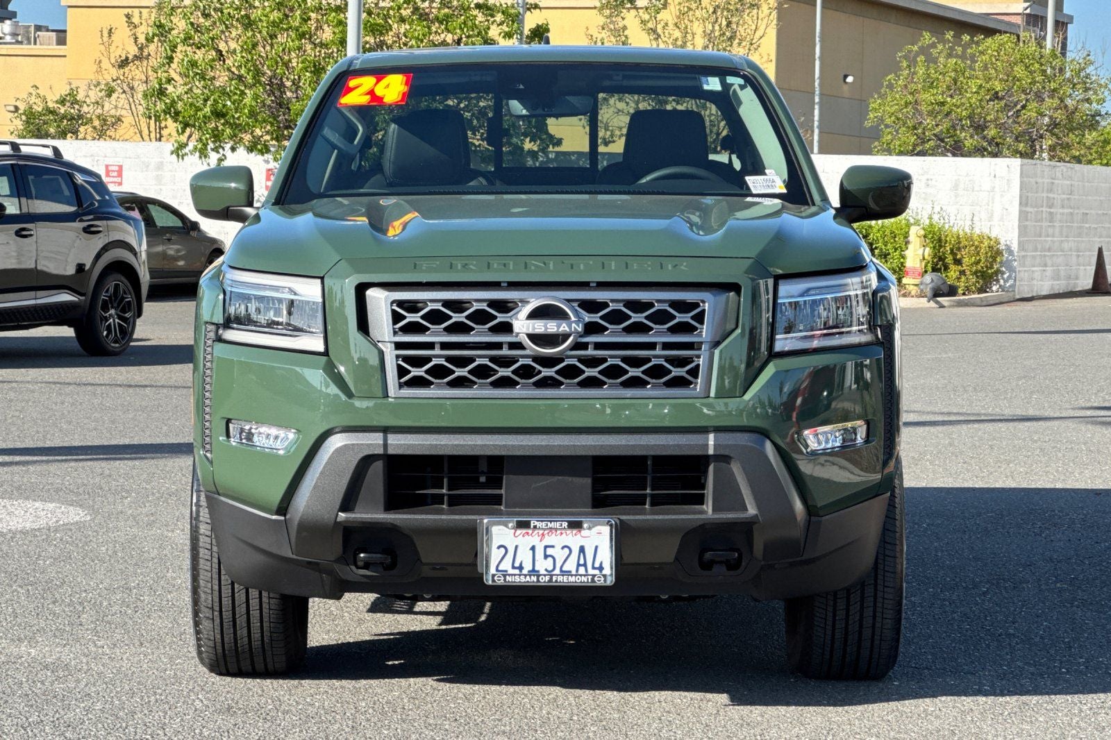 2024 Nissan Frontier SL