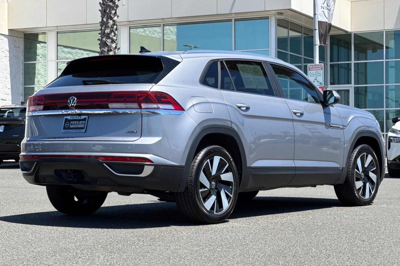 2024 Volkswagen Atlas Cross Sport 2.0T SE w/Technology