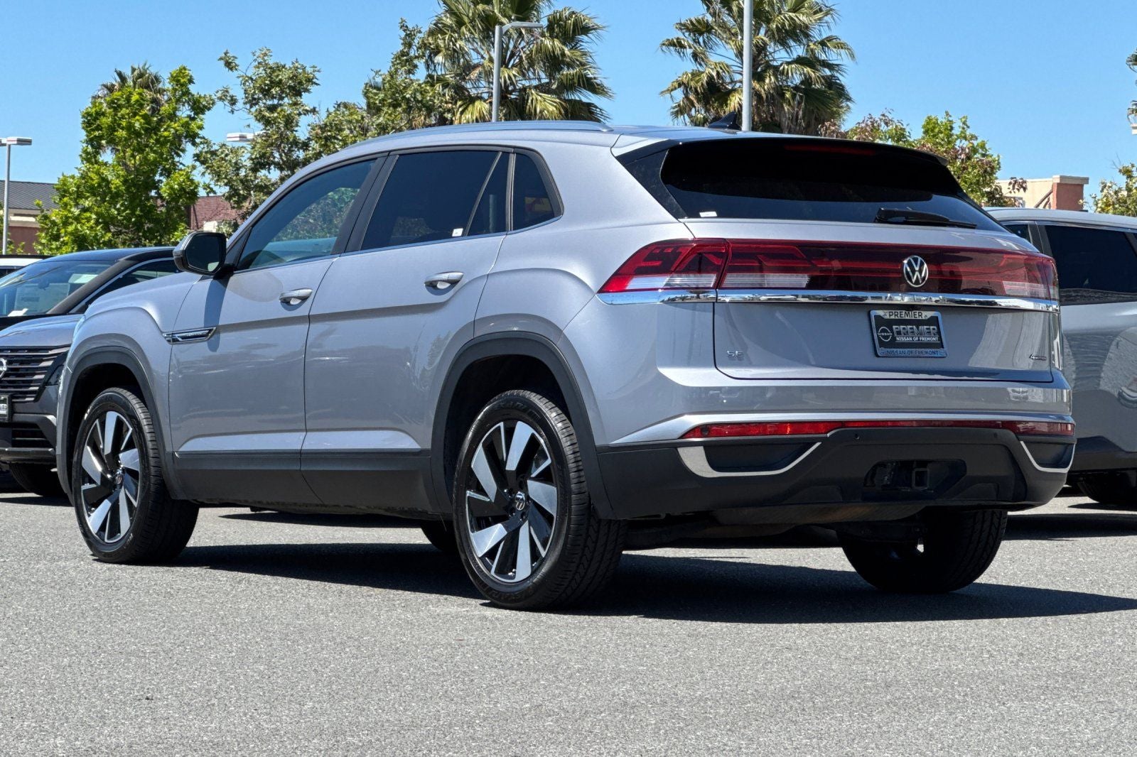 2024 Volkswagen Atlas Cross Sport 2.0T SE w/Technology