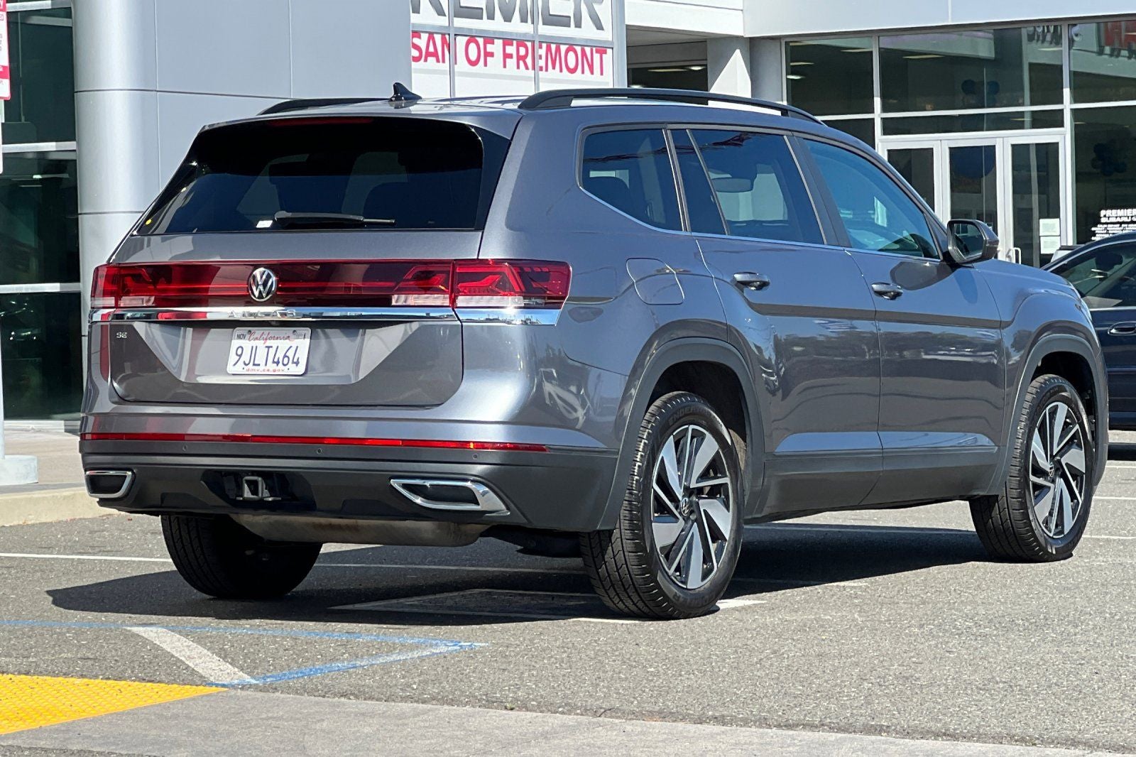 2024 Volkswagen Atlas 2.0T SE w/Technology