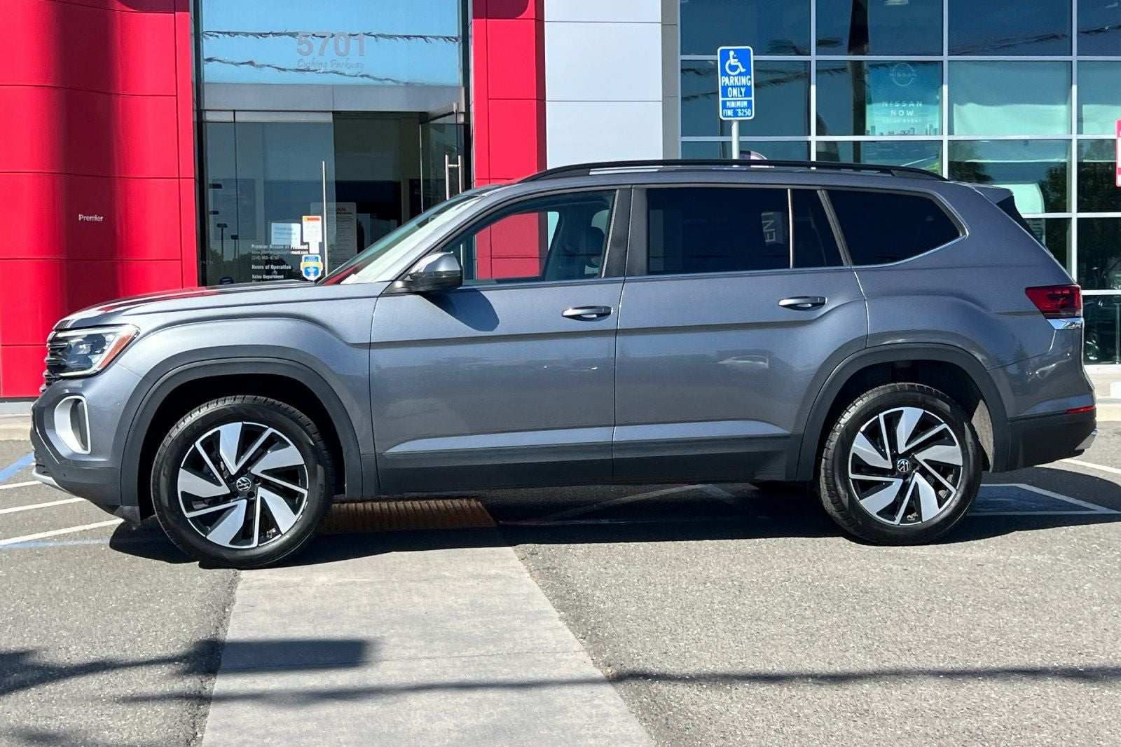 2024 Volkswagen Atlas 2.0T SE w/Technology