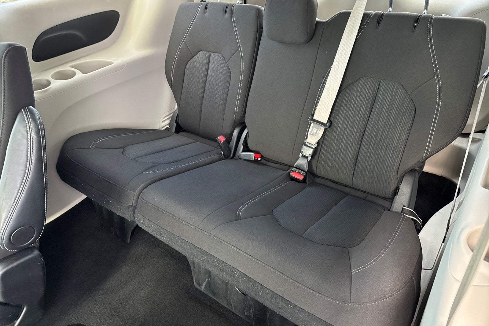 2024 Chrysler Voyager LX