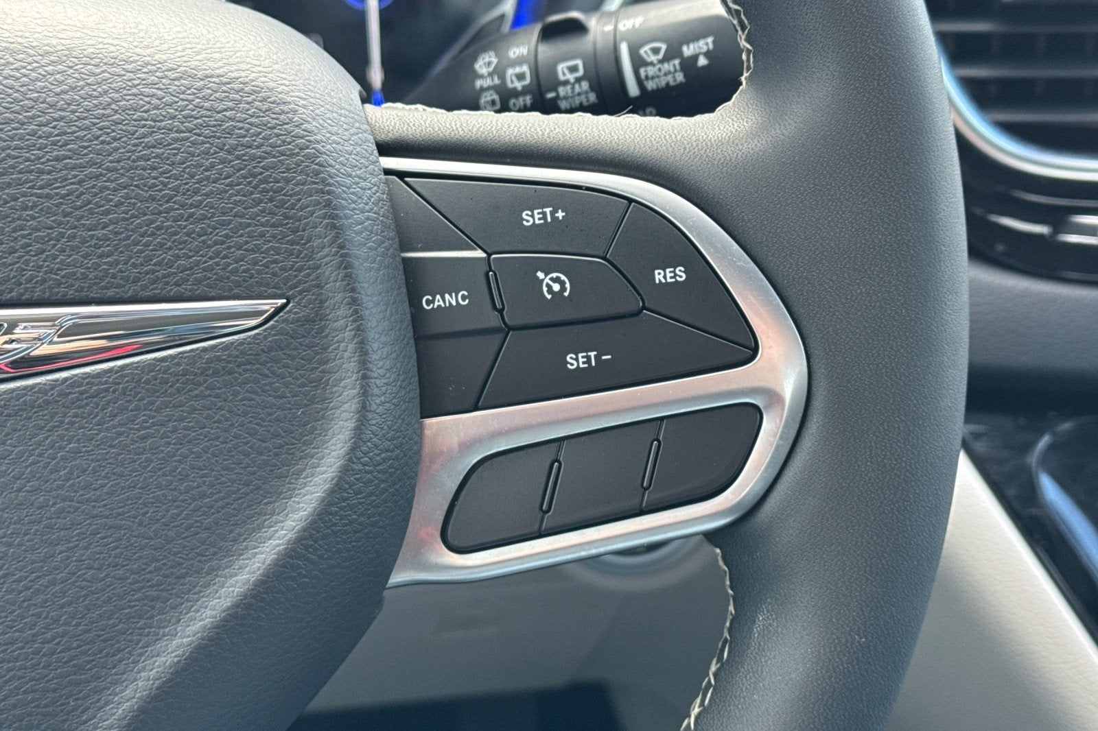 2024 Chrysler Voyager LX