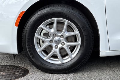 2024 Chrysler Voyager LX