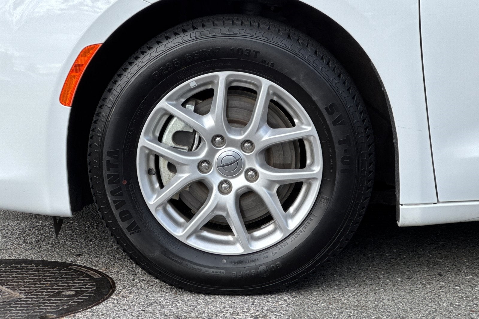 2024 Chrysler Voyager LX