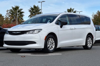 2024 Chrysler Voyager LX