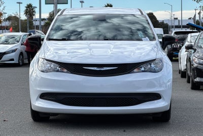 2024 Chrysler Voyager LX