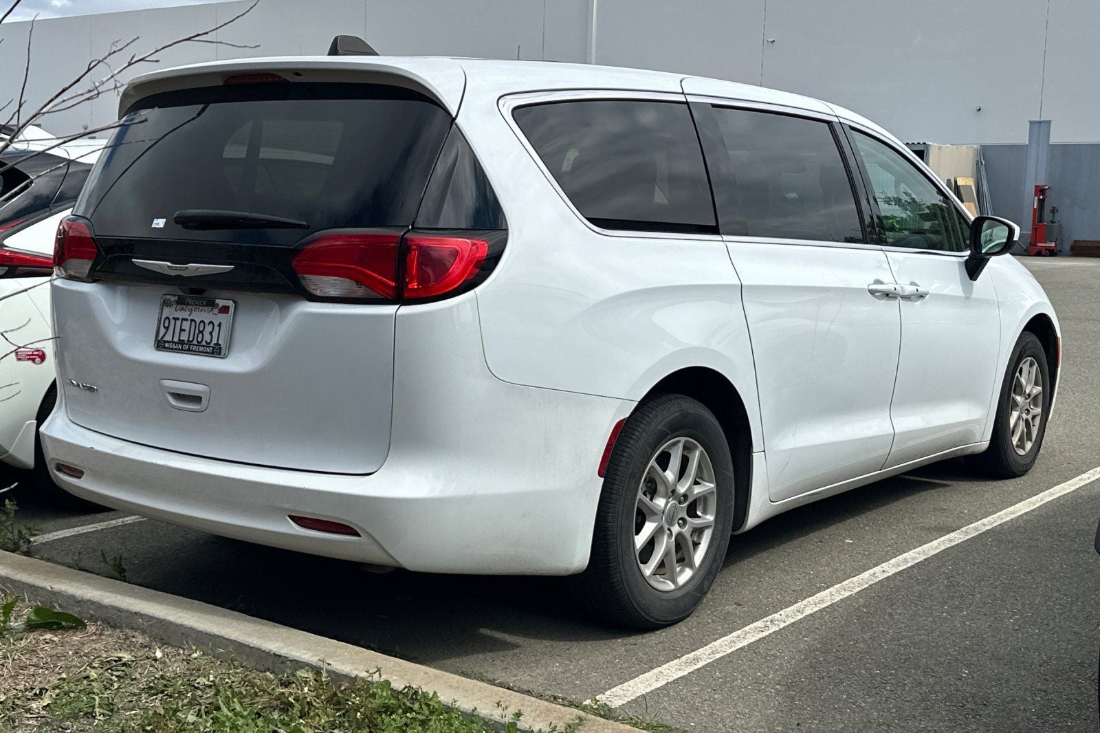 2023 Chrysler Voyager LX