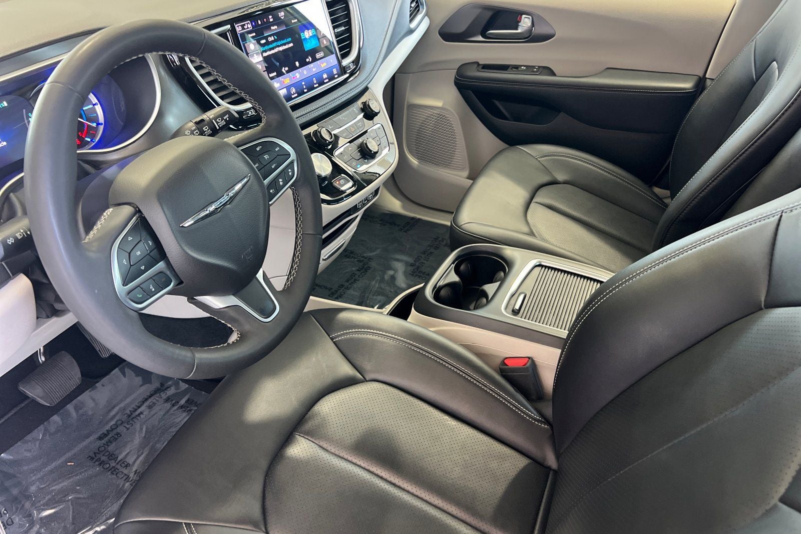2024 Chrysler Pacifica Hybrid Select