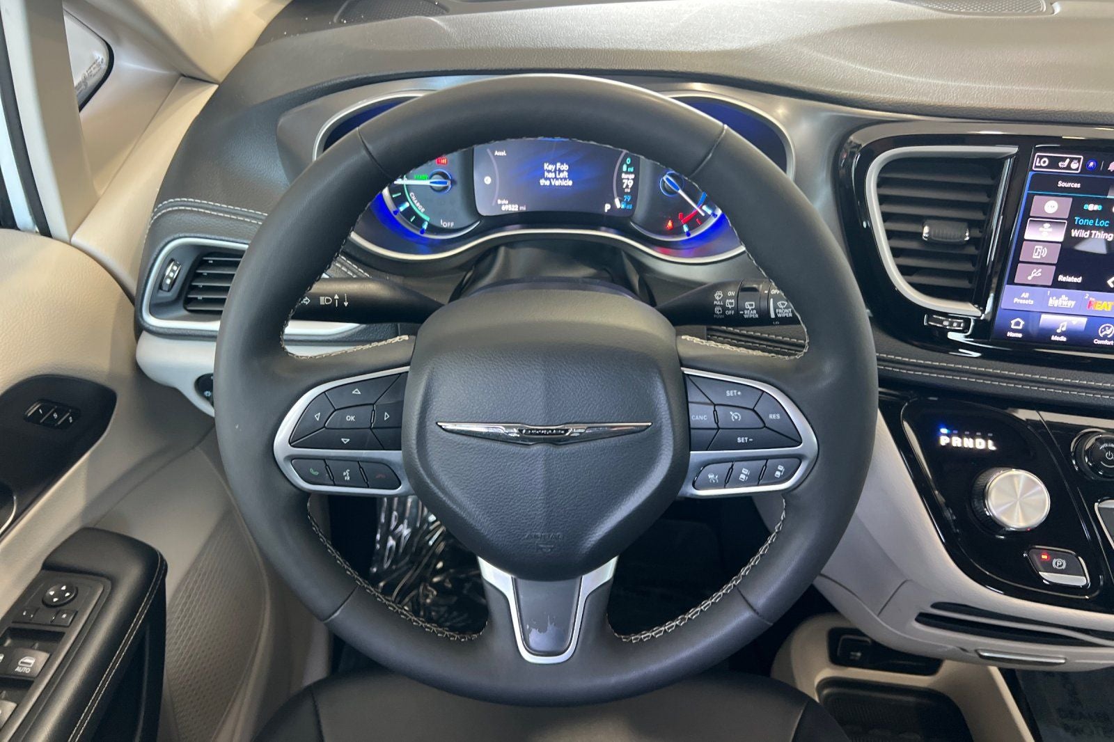 2024 Chrysler Pacifica Hybrid Select
