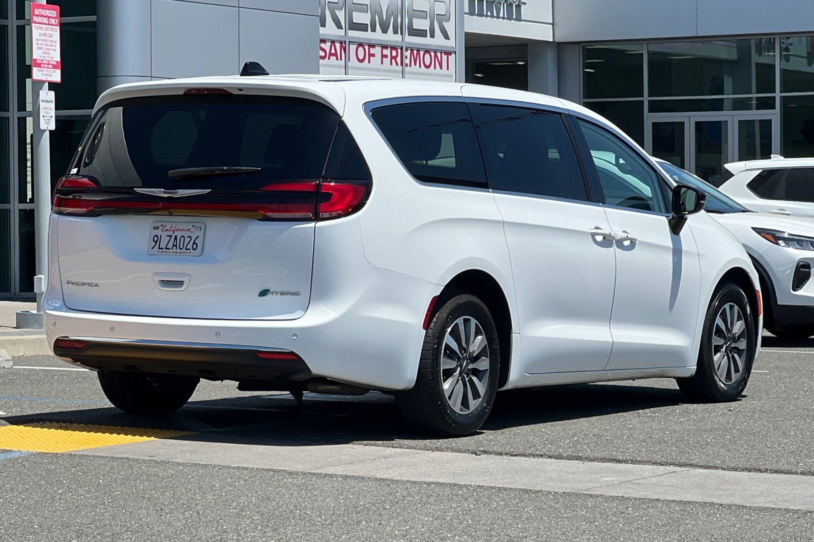 2024 Chrysler Pacifica Hybrid Select