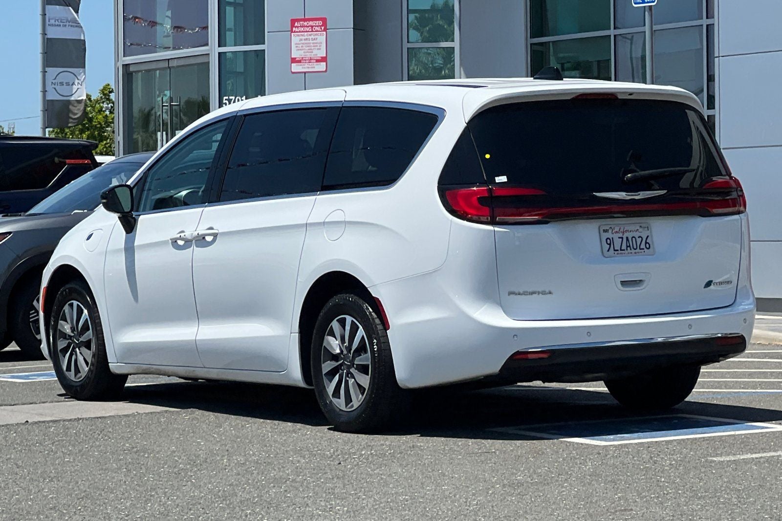 2024 Chrysler Pacifica Hybrid Select