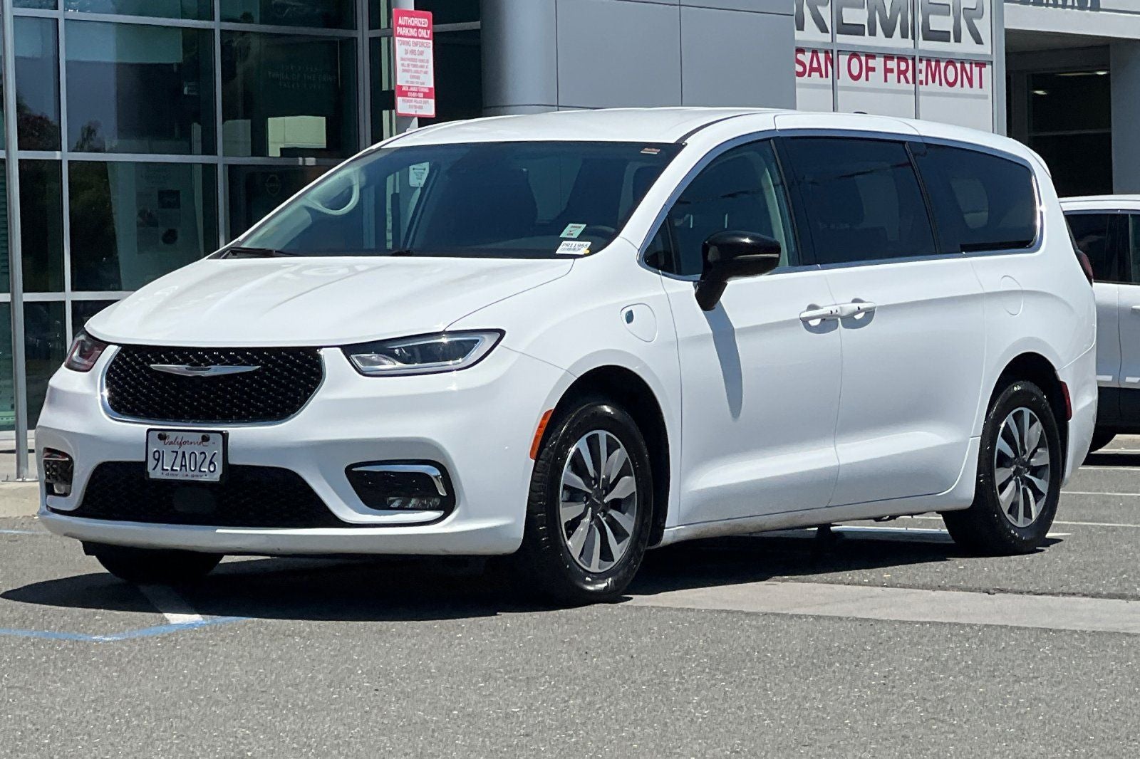 2024 Chrysler Pacifica Hybrid Select