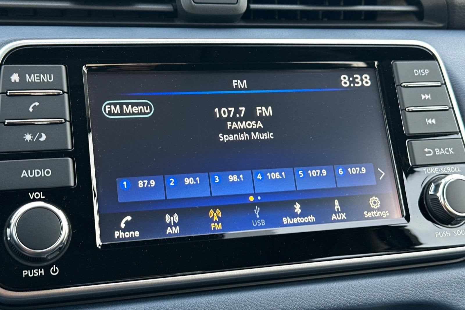 2025 Nissan Versa 1.6 SV