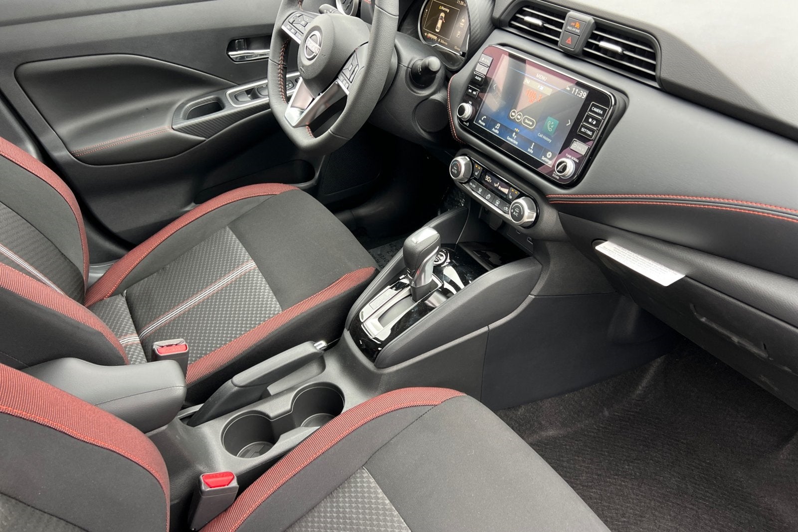 2025 Nissan Versa 1.6 SR