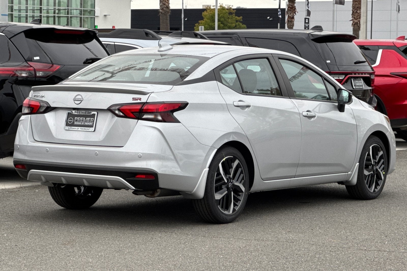 2025 Nissan Versa 1.6 SR