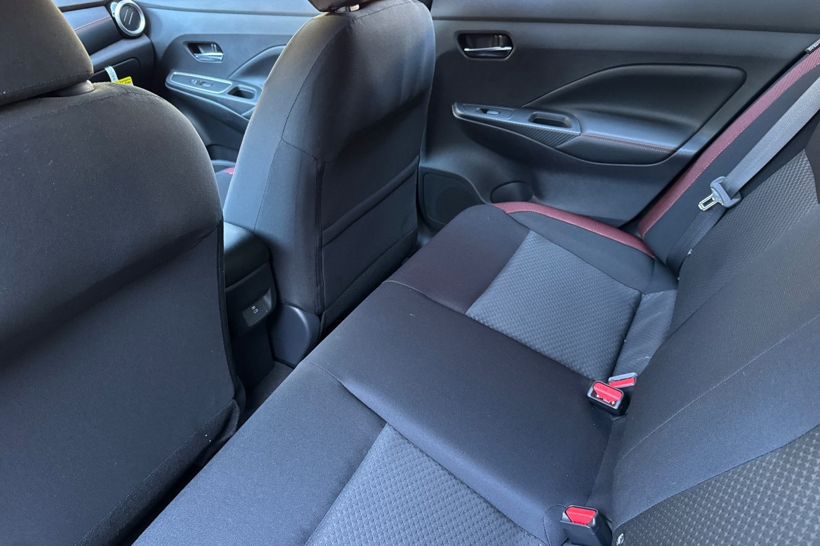 2025 Nissan Versa 1.6 SR