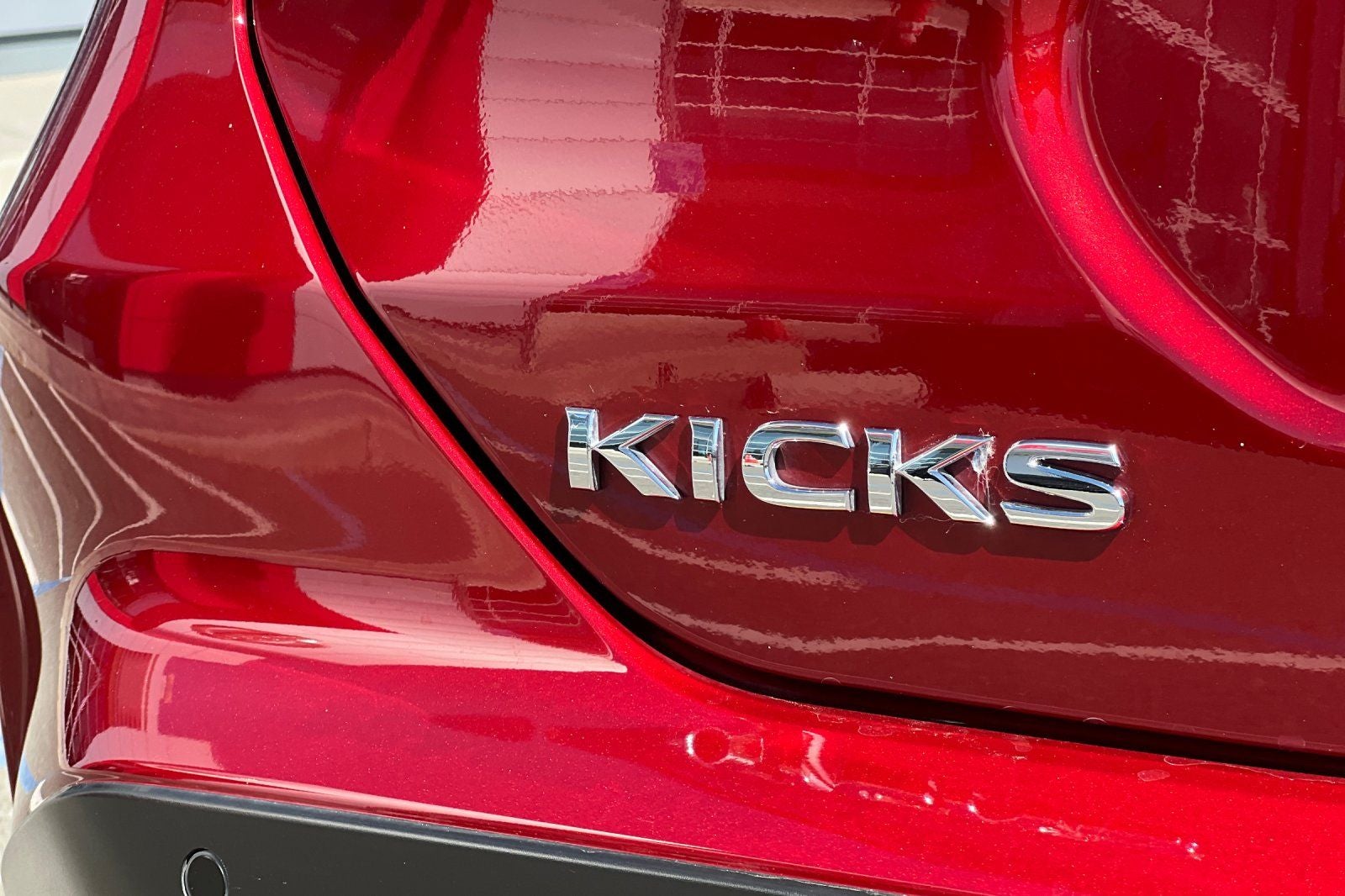 2024 Nissan Kicks SR