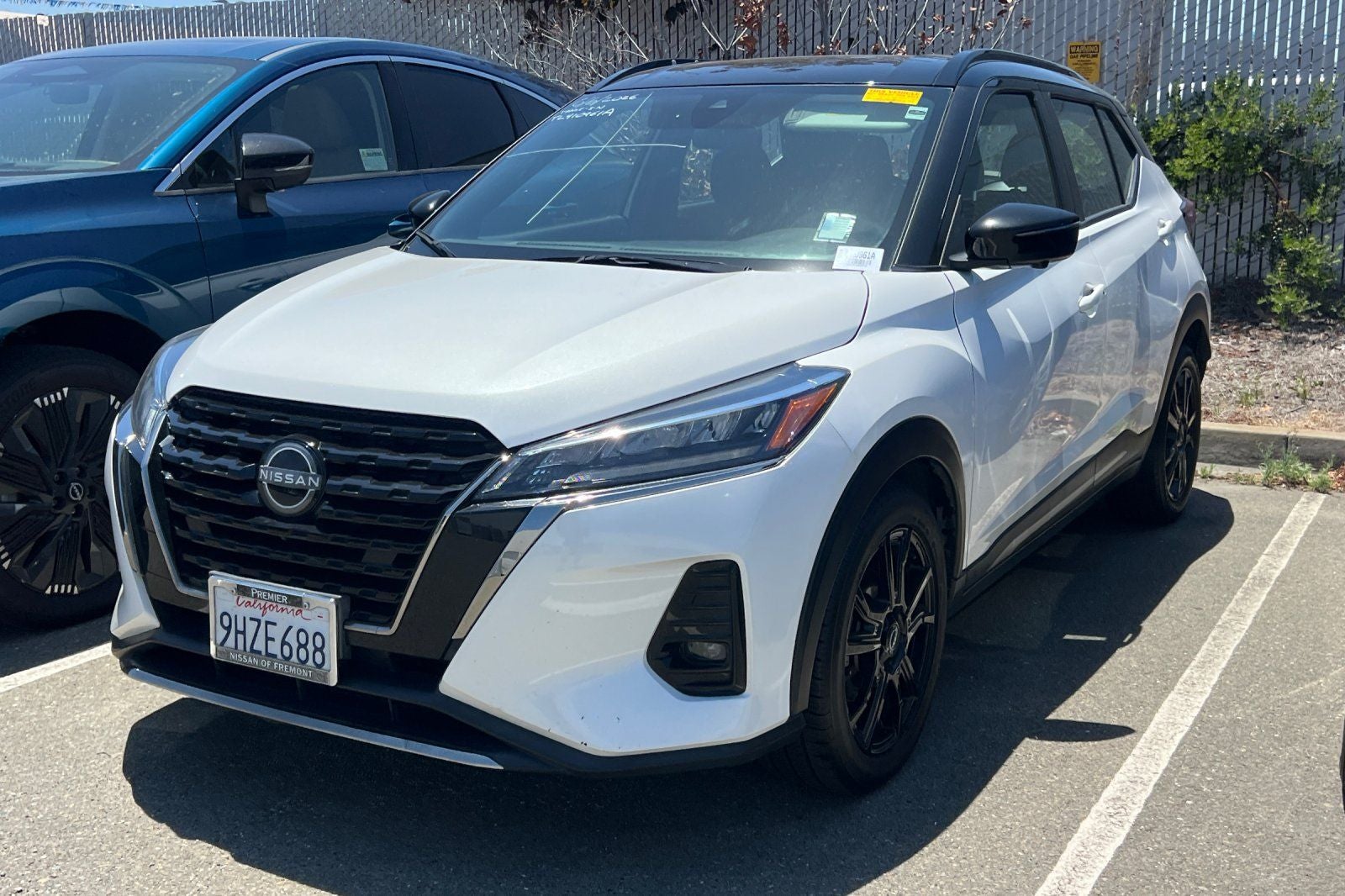 2023 Nissan Kicks SR