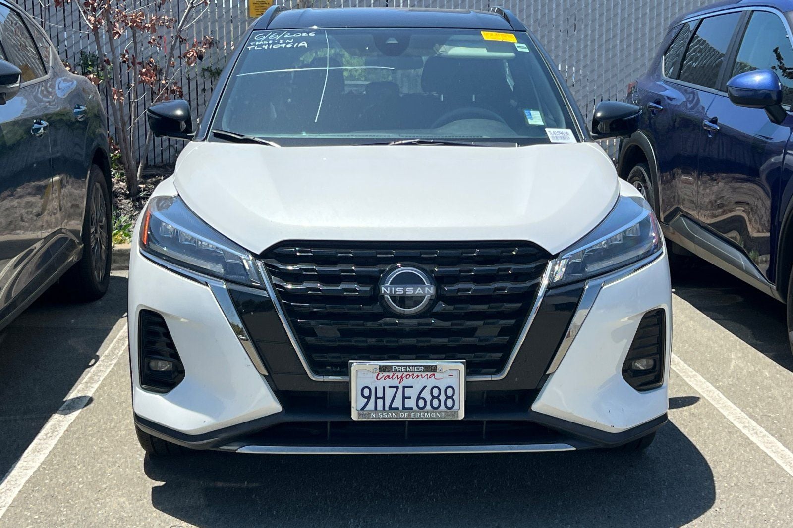 2023 Nissan Kicks SR